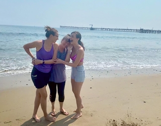 Colleen Ballinger feet photo thumbnail