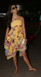 Pooja Hegde feet photo thumbnail