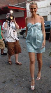 Heidi Klum feet photo thumbnail