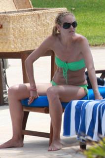 Heidi Klum feet photo thumbnail