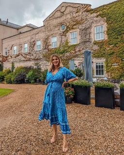 Ashley James feet photo thumbnail