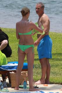 Heidi Klum feet photo thumbnail
