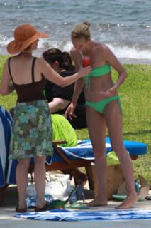 Heidi Klum feet photo thumbnail