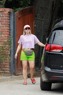Kristen Bell feet photo thumbnail