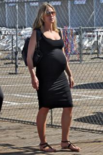 Heidi Klum feet photo thumbnail