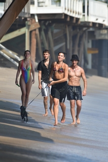 Dua Lipa feet photo thumbnail