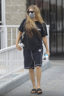 Fergie feet photo thumbnail