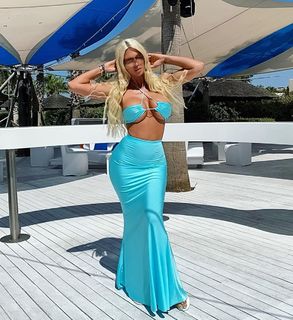 Jelena Karleusa feet photo thumbnail