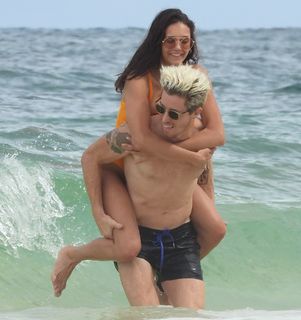 Nina Dobrev feet photo thumbnail