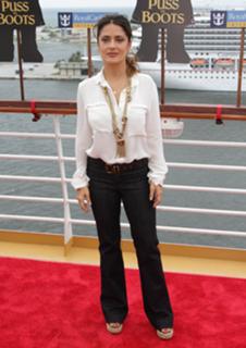 Salma Hayek feet photo thumbnail