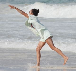 Nina Dobrev feet photo thumbnail