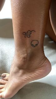 Anitta feet photo thumbnail