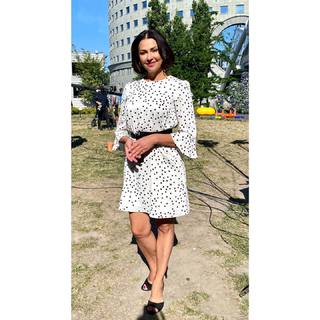 Anna Popek feet photo thumbnail