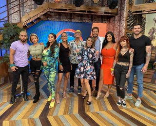 Laura González feet photo thumbnail