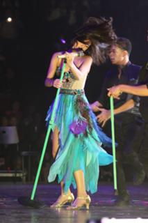 Selena Gomez feet photo thumbnail