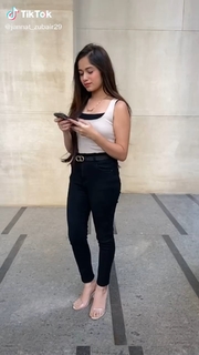 Jannat Zubair Rahmani feet photo thumbnail