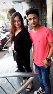 Jannat Zubair Rahmani feet photo thumbnail