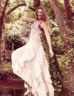 Joss Stone feet photo thumbnail