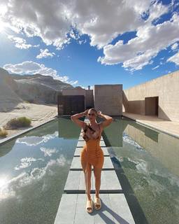Kylie Jenner feet photo thumbnail