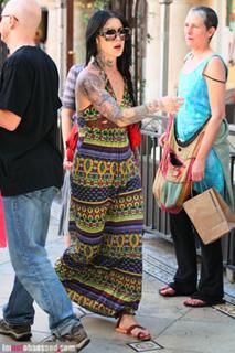 Katherine von Drachenberg feet photo thumbnail
