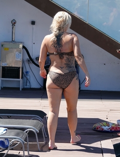 Kerry Katona feet photo thumbnail