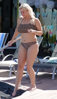 Kerry Katona feet photo thumbnail
