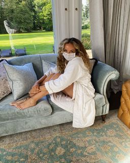 Jade Thirlwall feet photo thumbnail