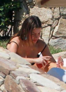 Sofía Vergara feet photo thumbnail