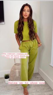 Charlotte Crosby feet photo thumbnail