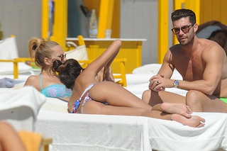 Cristina Buccino feet photo thumbnail