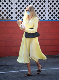 Elsa Hosk feet photo thumbnail