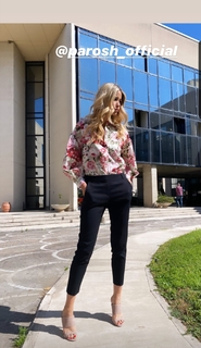 Elena Santarelli feet photo thumbnail