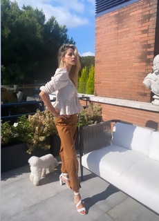 Elena Santarelli feet photo thumbnail