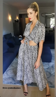 Elena Santarelli feet photo thumbnail