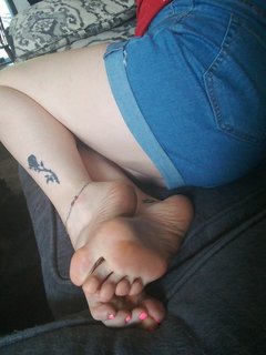 Sloan feet photo thumbnail