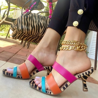 Cláudia Citroni feet photo thumbnail