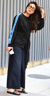 Kareena Kapoor feet photo thumbnail
