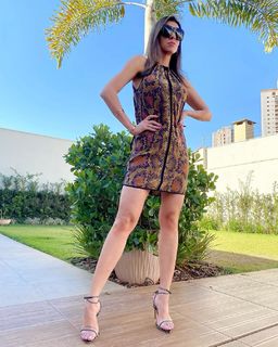 Cláudia Citroni feet photo thumbnail