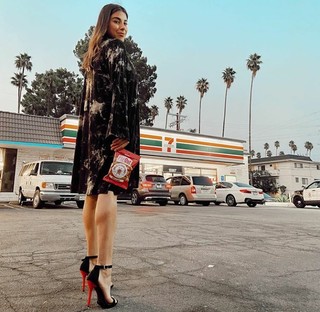 Daniella Monet feet photo thumbnail