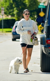 Lucy Hale feet photo thumbnail