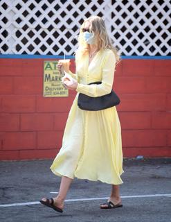 Elsa Hosk feet photo thumbnail