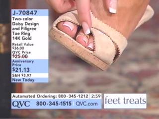 Lisa Robertson feet photo 3