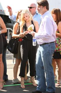 Kristen Bell feet photo thumbnail