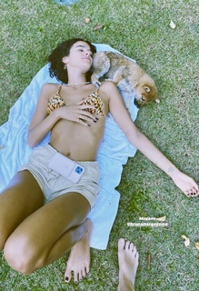 Bruna Marquezine feet photo thumbnail