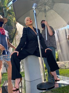Christina Aguilera feet photo thumbnail