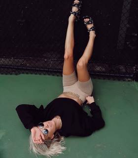 Nastia Liukin feet photo thumbnail