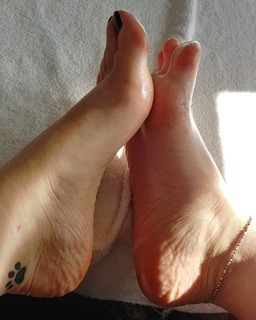 Sloan feet photo thumbnail