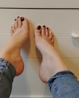Sloan feet photo thumbnail