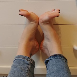 Sloan feet photo thumbnail