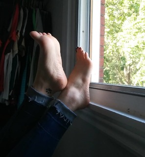 Sloan feet photo thumbnail